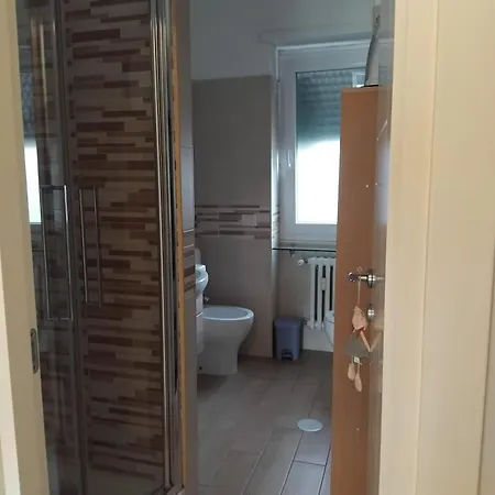 לינה וארוחת בוקר Lucilla