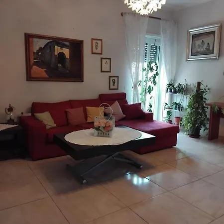 Lucilla לינה וארוחת בוקר *